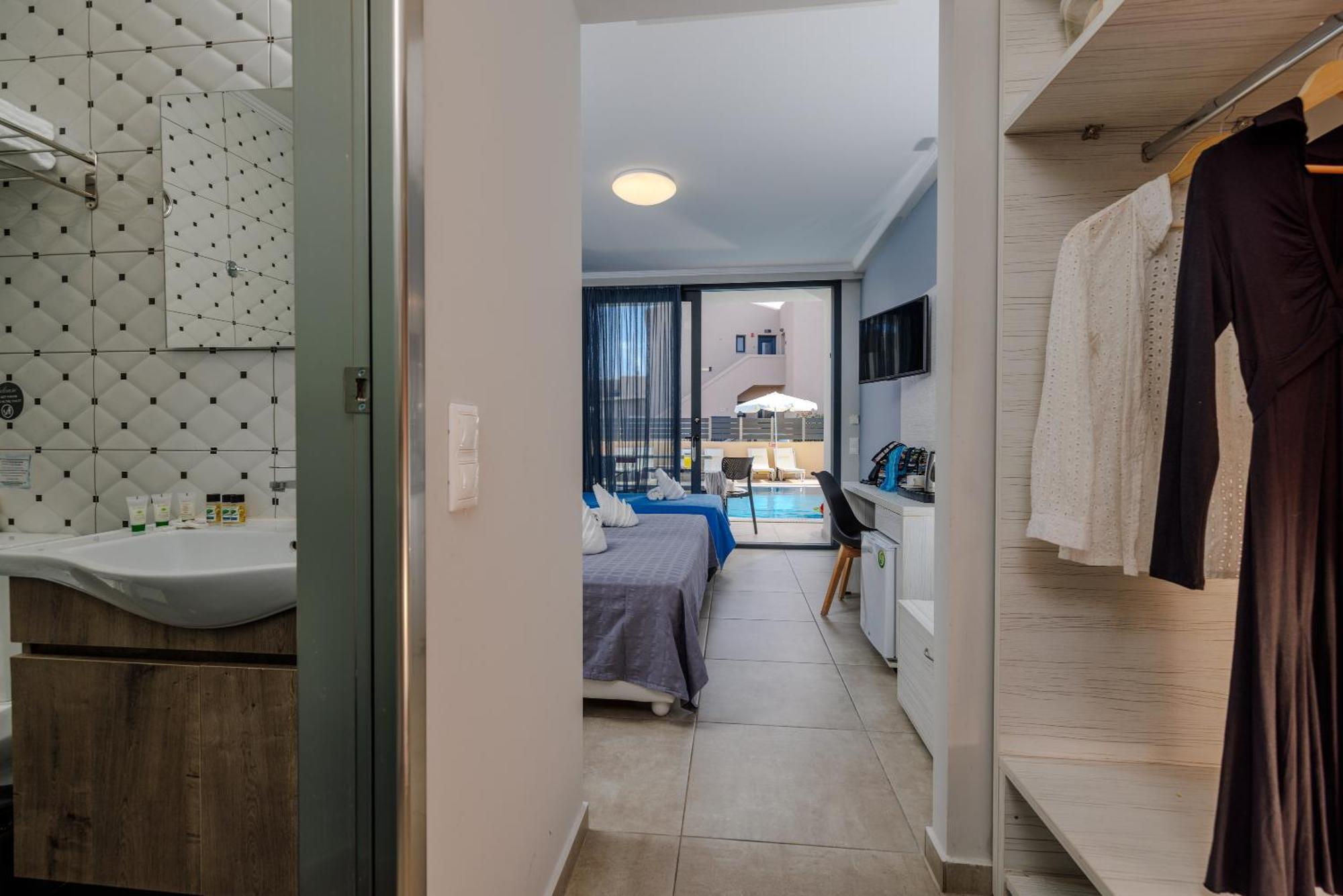Blue Aegean Hotel & Suites Gouves Eksteriør billede